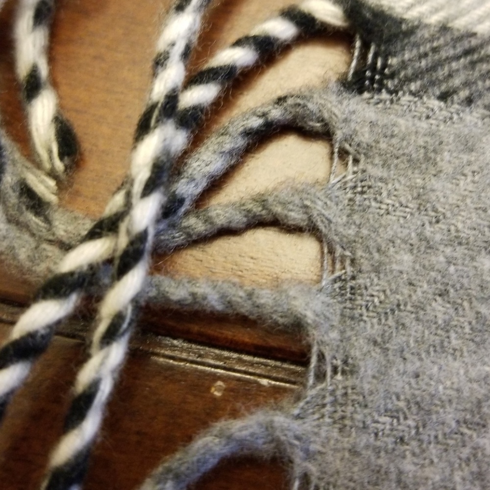 ๐ CROFT & BARROW SCARF - Picture 8 of 8